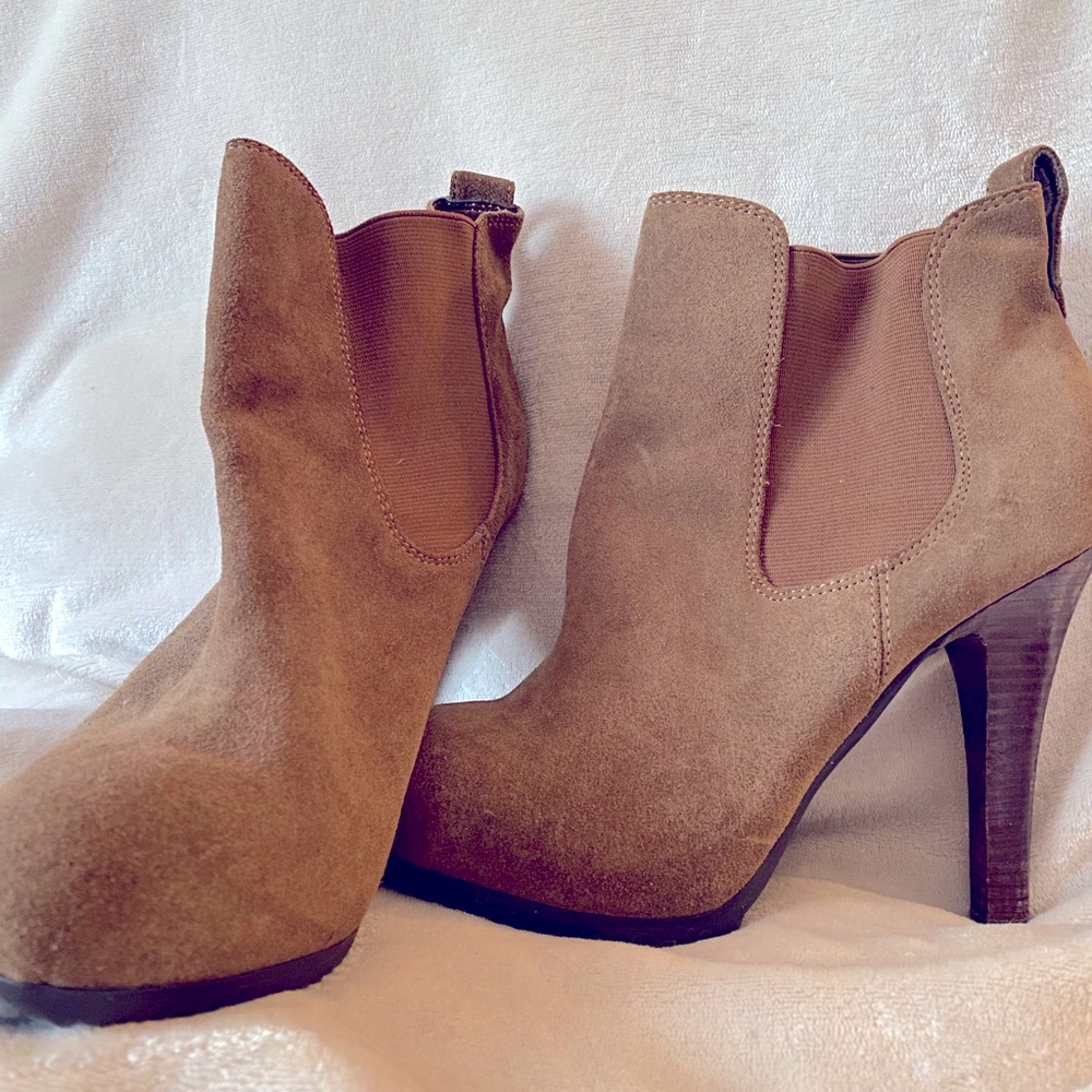 Jessica Simpson brand boots